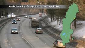 Ambulans i svår olycka under utryckning
