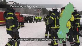 Evakuointi kaatuneesta makuuvaunusta